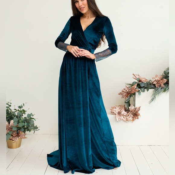 ❗️NEW❗️Black Velvet V Neck Lace Wrap Dress - Picture 6 of 11